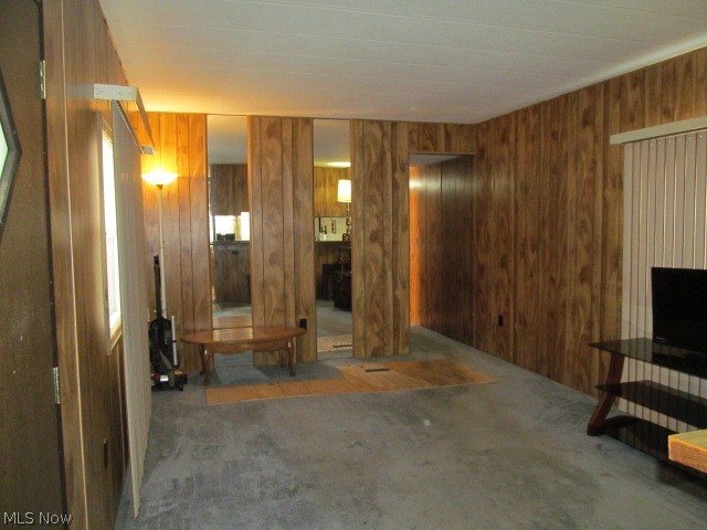 9735 Chillicothe Road, Unit 29 Willoughby, OH 44094 - Photo 10 of 26 Living room