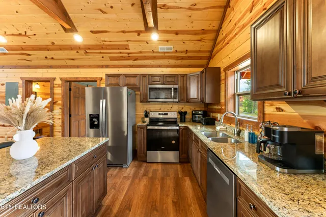 $1,995,000 | 750 Bethlehem Way, Sevierville, TN 37876