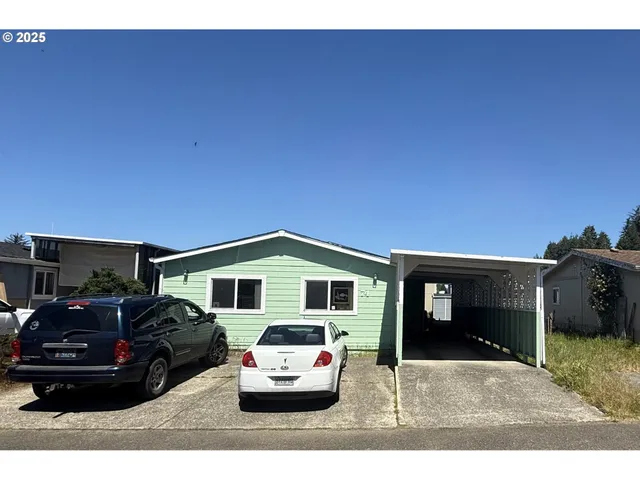 a house view with a outdoor space