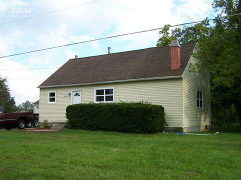 7369 Coldwater Road Flushing, MI 48433 - Photo 2 of 21 20192441-1.JPG