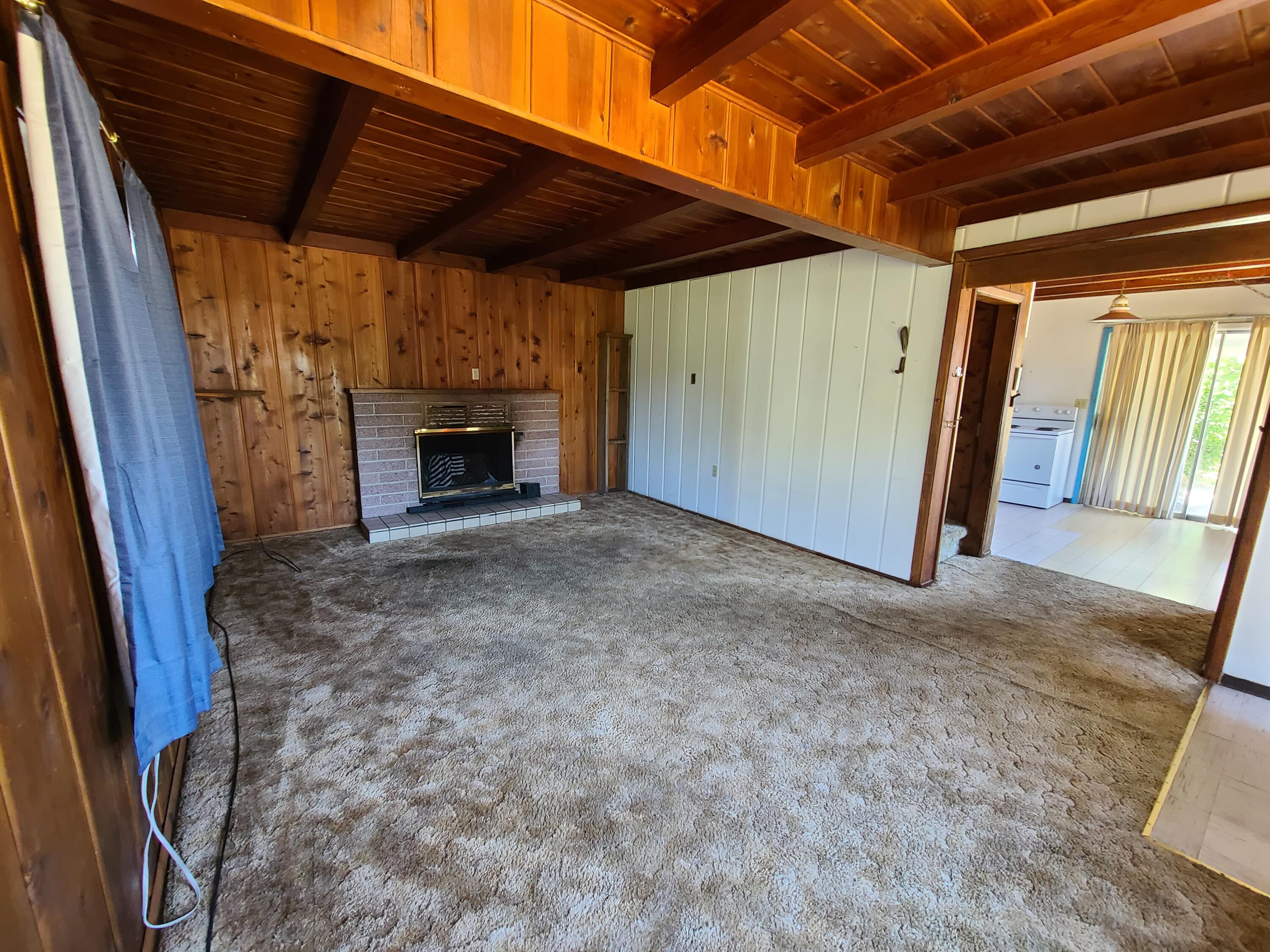 422 North 1st Street Central Point, OR 97502 - Photo 4 of 18 5