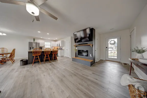 $239,900 | 1128 West Cobblefield Drive, Rockport, IN 47635