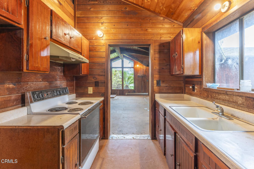 159 Jewett Street Fort Bragg, CA 95437 - Photo 8 of 20 DSC09964-HDR