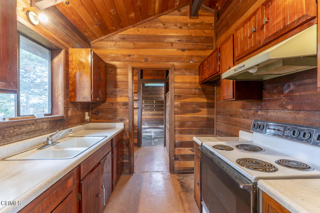 159 Jewett Street Fort Bragg, CA 95437 - Photo 9 of 20 DSC09943-HDR