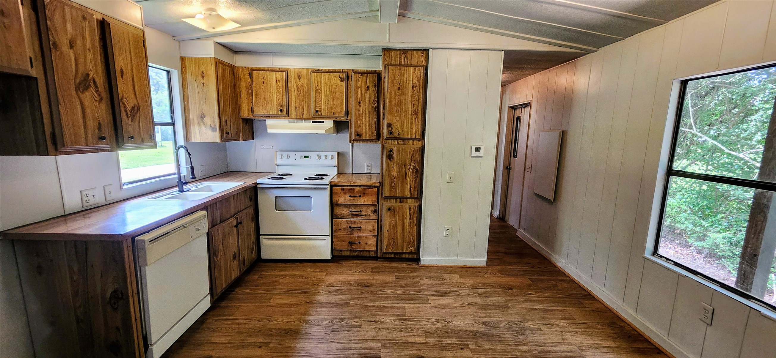 2066 County Road 332 Cleveland, TX 77327 - Photo 5 of 11 Kitchen