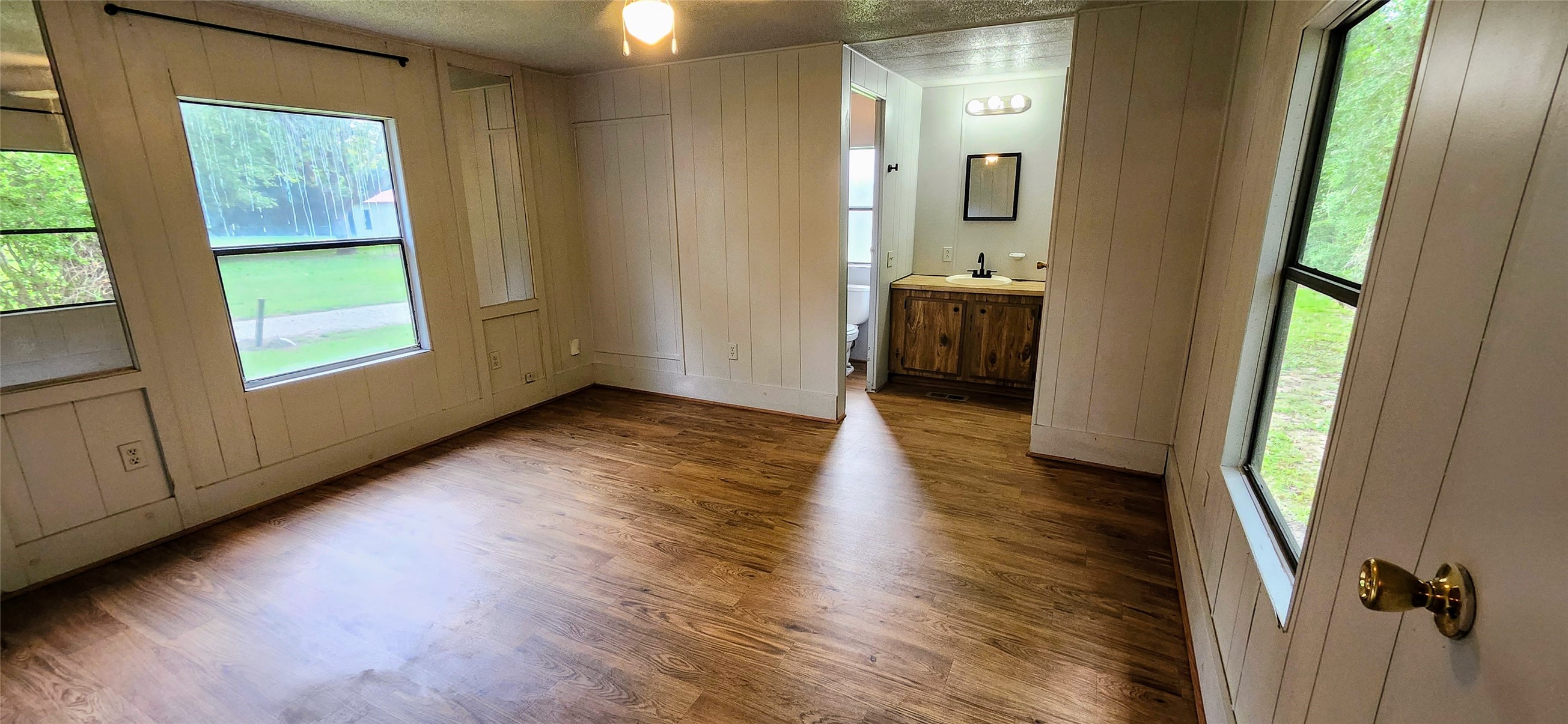 2066 County Road 332 Cleveland, TX 77327 - Photo 7 of 11 Primary Bedroom