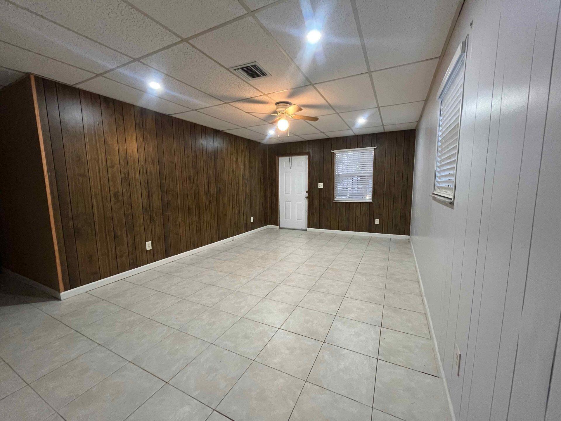 442 North Cocoanut Road Pahokee, FL 33476 - Photo 12 of 28 Resized_123_1