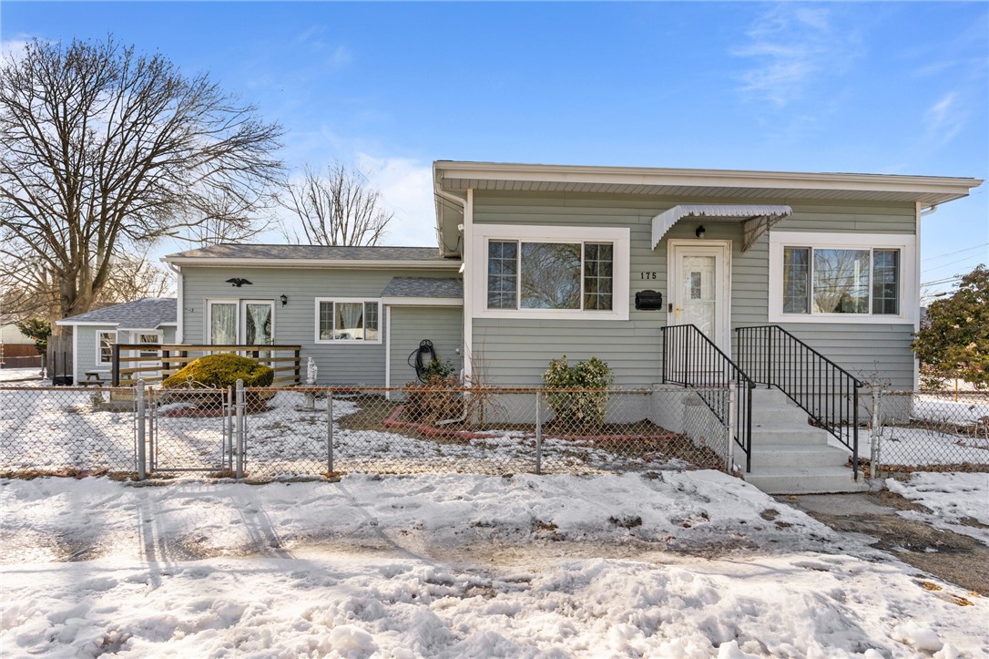 175 Irving Road Warwick, RI 02888 - Photo 2 of 29