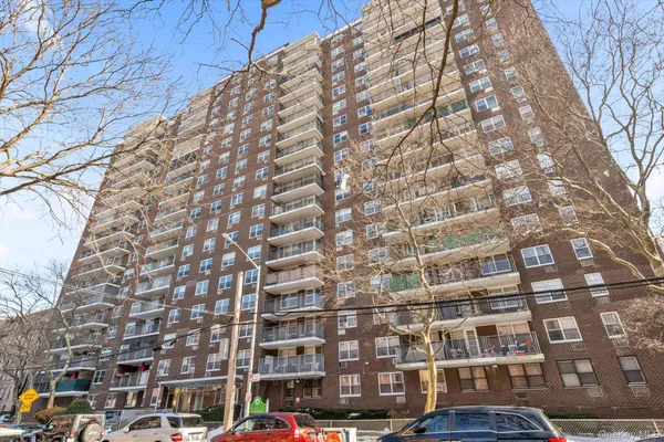 $235,000 | 2550 Olinville Avenue, Unit 2H | Bronxwood
