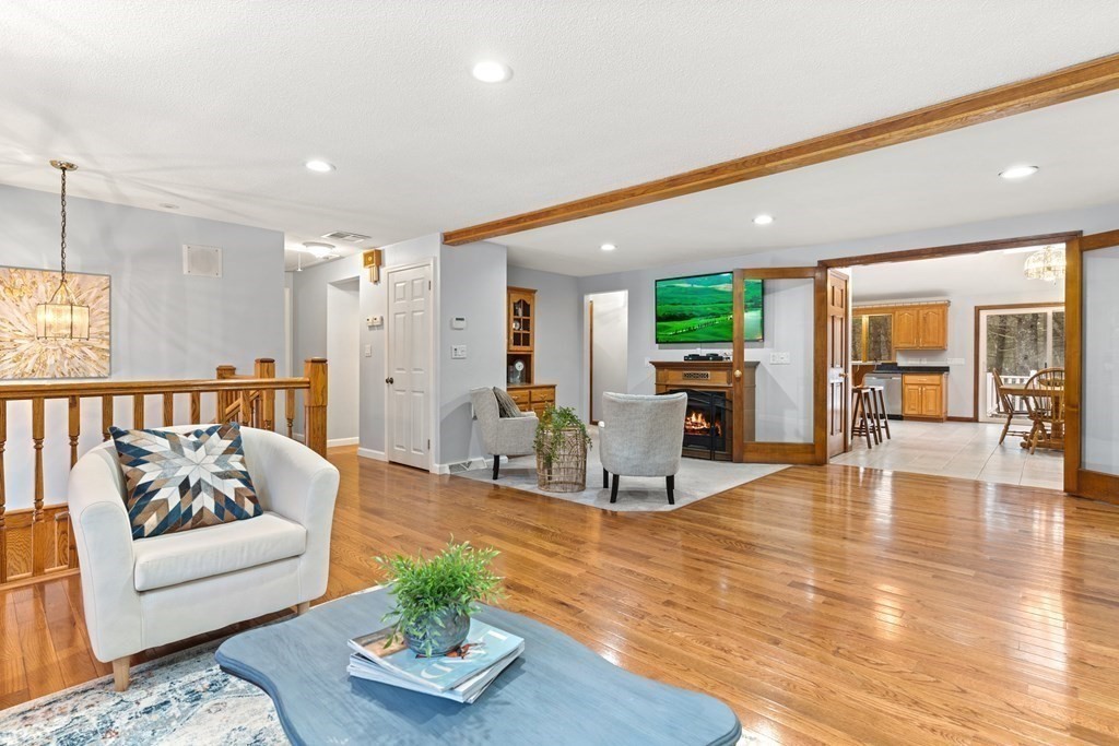 16 Meadowview Road Georgetown, MA 01833 - Photo 4 of 40 Gallery Image 4