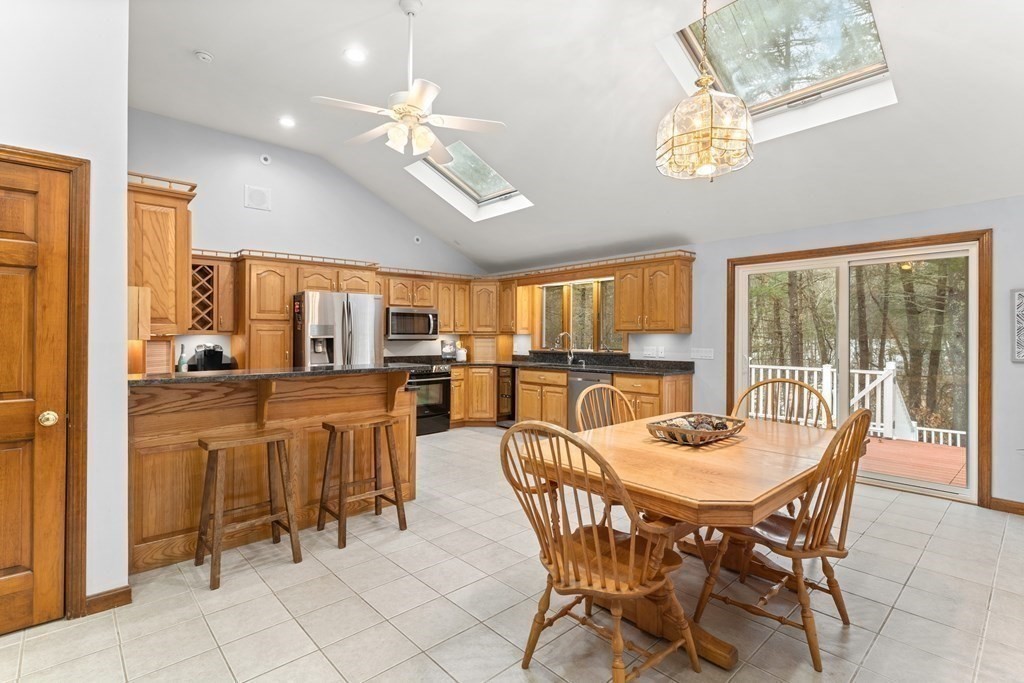 16 Meadowview Road Georgetown, MA 01833 - Photo 8 of 40 Gallery Image 8