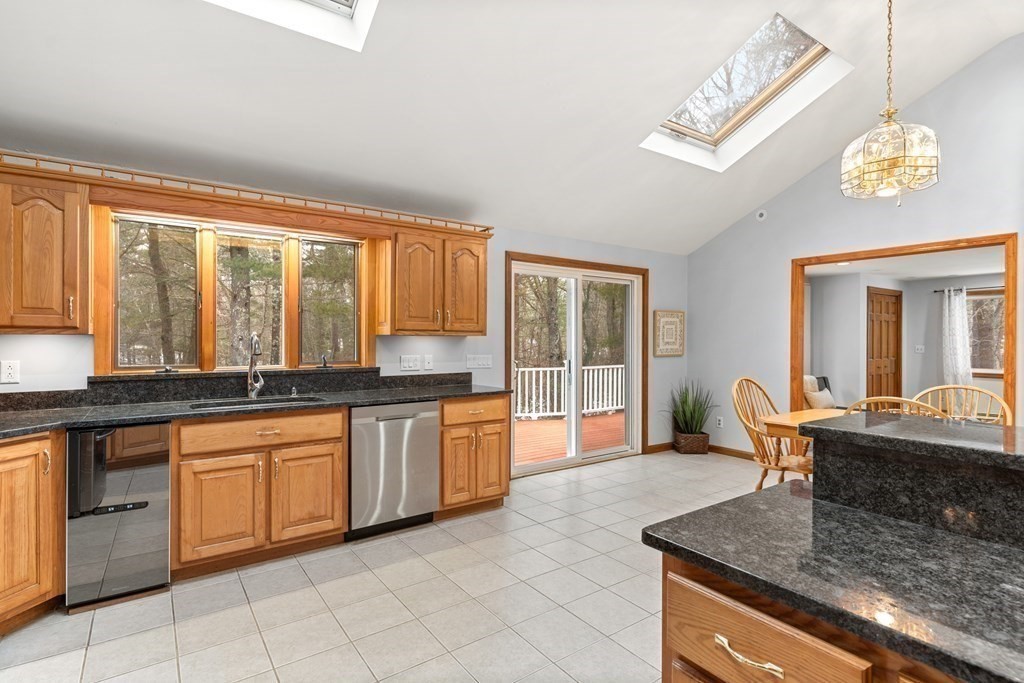 16 Meadowview Road Georgetown, MA 01833 - Photo 10 of 40 Gallery Image 10