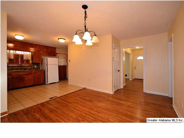 3208 Goldcrest Way Southwest Birmingham, AL 35211 - Photo 4 of 17