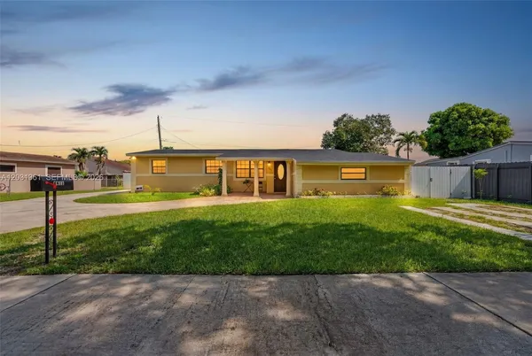 $1,700 | 18930 Northwest 44th Court, Unit C, Miami Gardens, FL 33055