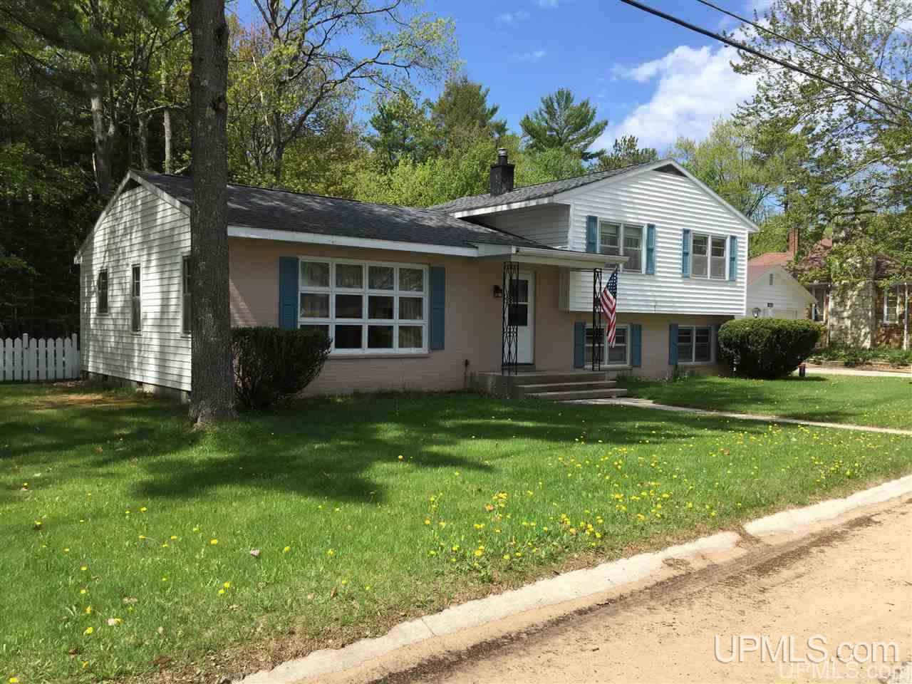 923 North Co Road Manistique, MI 49854 - Photo 1 of 8