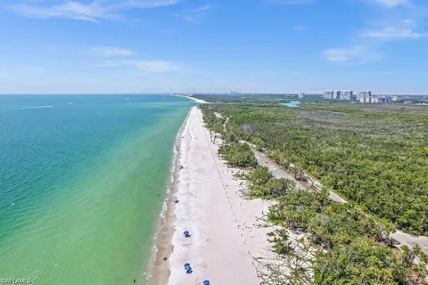 $5,400,000 | 371 Bayside Avenue, Naples, FL 34108