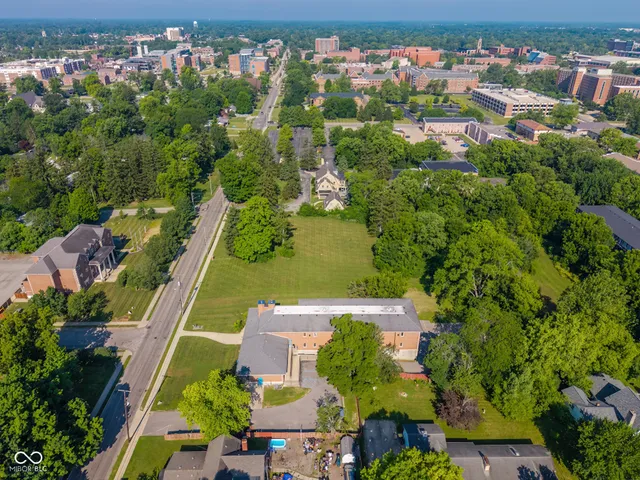 $1,500,000 | 1100 West Riverside Avenue, Muncie, IN 47303