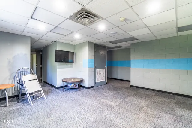 $1,500,000 | 1100 West Riverside Avenue, Muncie, IN 47303