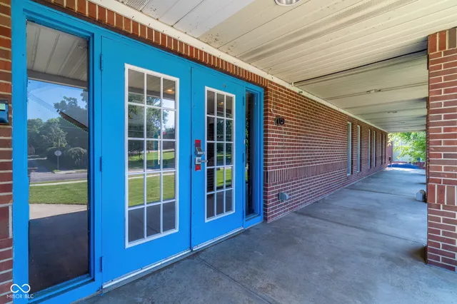 $1,500,000 | 1100 West Riverside Avenue, Muncie, IN 47303