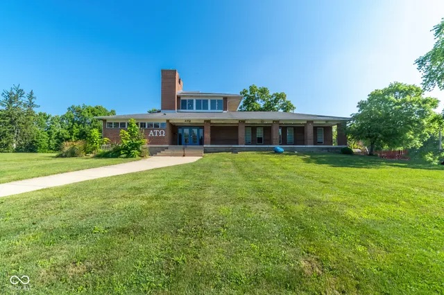 $1,500,000 | 1100 West Riverside Avenue, Muncie, IN 47303