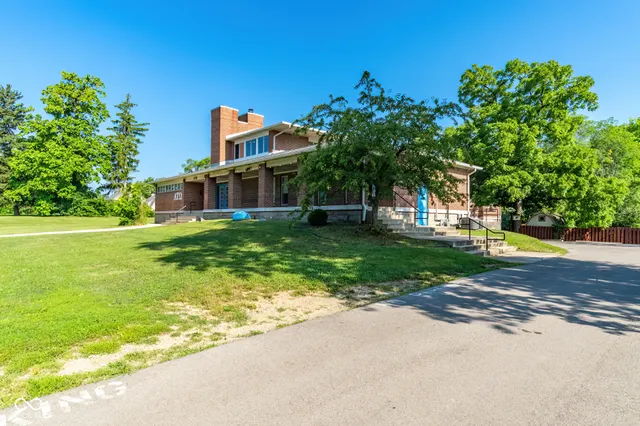 $1,500,000 | 1100 West Riverside Avenue, Muncie, IN 47303