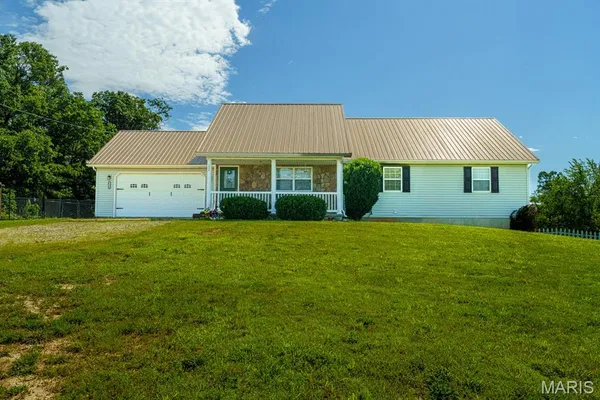 $305,000 | 13996 Sherwood Lane, Plato, MO 65552