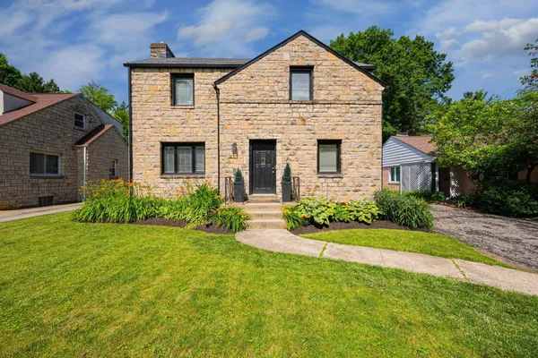 $489,900 | 165 North Merkle Road, Columbus, OH 43209