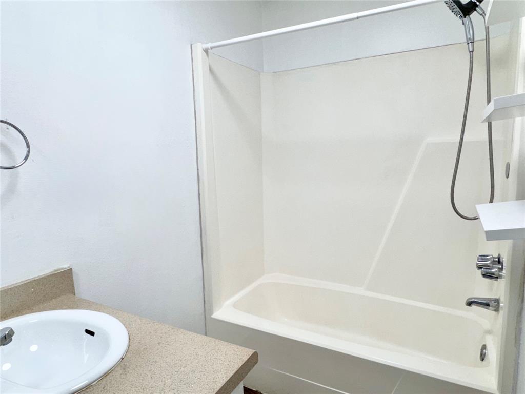 441 Southwest Thomas Street, Unit B Burleson, TX 76028 - Photo 14 of 20