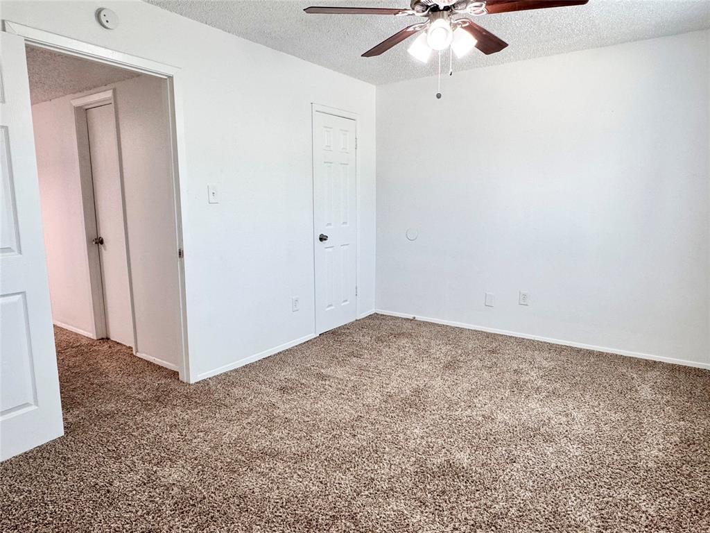 441 Southwest Thomas Street, Unit B Burleson, TX 76028 - Photo 16 of 20