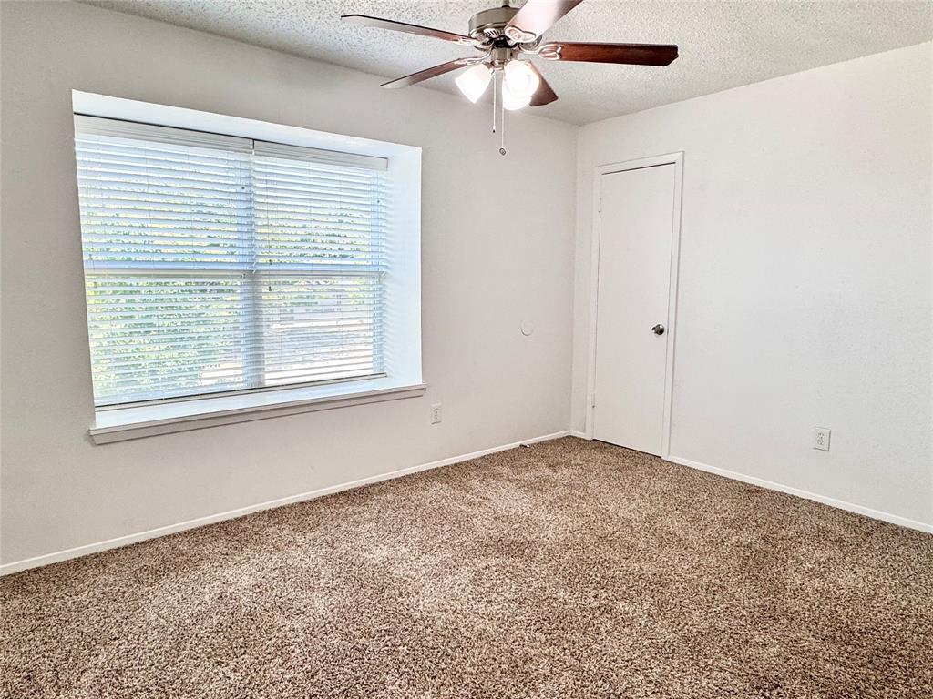 441 Southwest Thomas Street, Unit B Burleson, TX 76028 - Photo 18 of 20