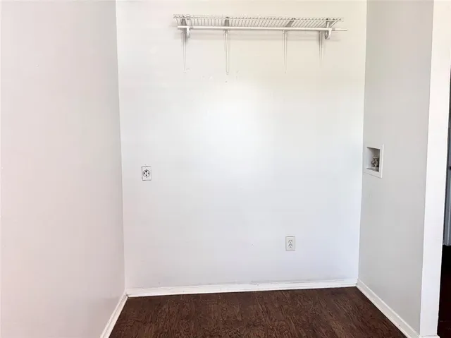 $1,375 | 441 Southwest Thomas Street, Unit B, Burleson, TX 76028