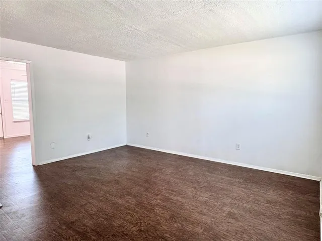 $1,375 | 441 Southwest Thomas Street, Unit B, Burleson, TX 76028