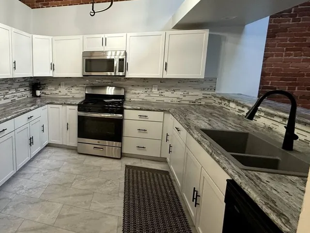 $1,250,000 | 320 North Neil Street, Champaign, IL 61820