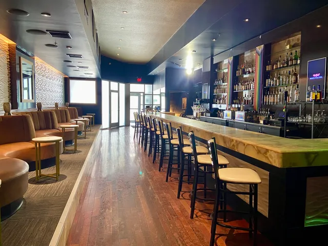 $1,250,000 | 320 North Neil Street, Champaign, IL 61820