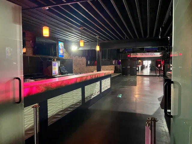 $1,250,000 | 320 North Neil Street, Champaign, IL 61820