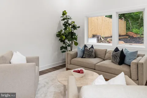 $1,295,000 | 906 Wade Avenue, Rockville, MD 20851