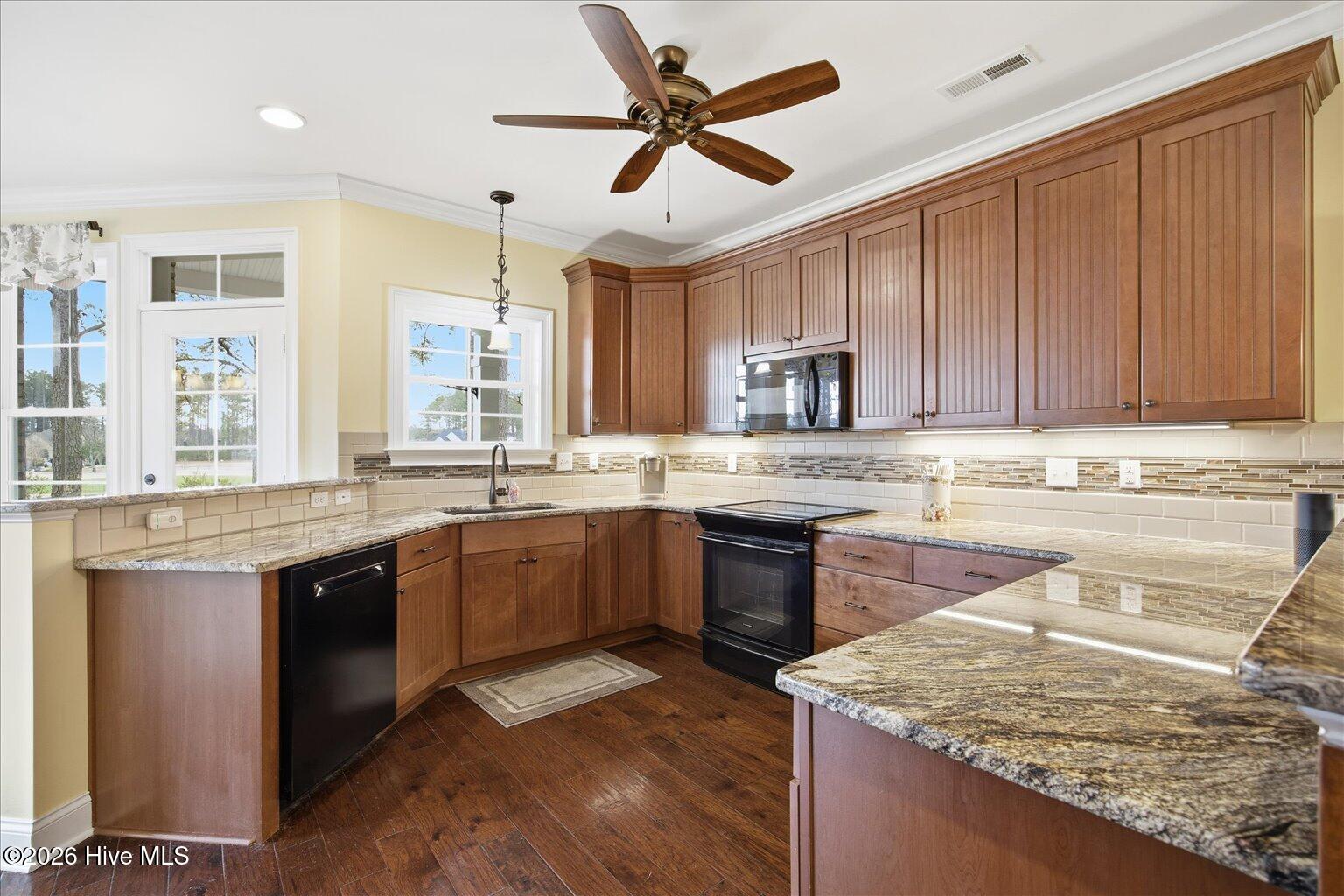 9283 Oldfield Road Calabash, NC 28467 - Photo 15 of 63 Kitchen