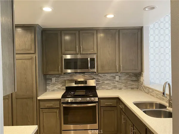 $2,400 | 855 Tangerine Street, Corona, CA 92879