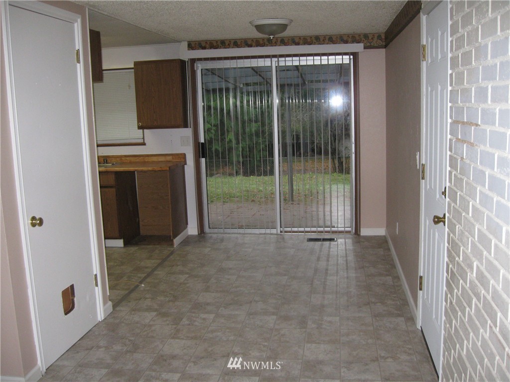 12811 Southeast 158th Street Renton, WA 98058 - Photo 4 of 12 Gallery Image 4