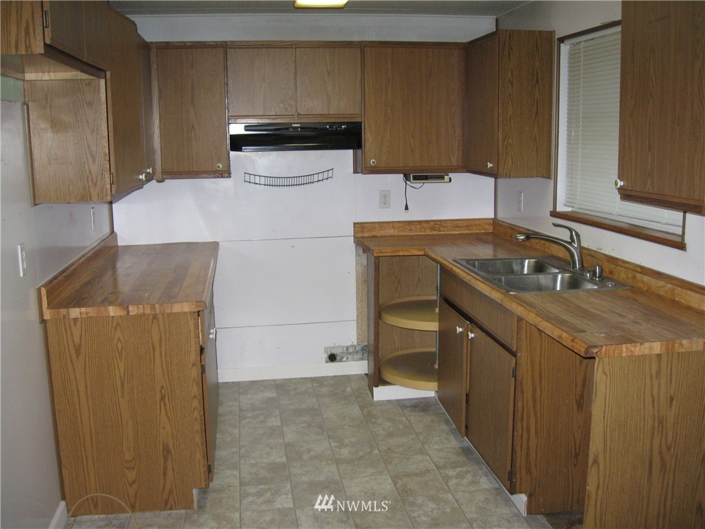 12811 Southeast 158th Street Renton, WA 98058 - Photo 5 of 12 Gallery Image 5