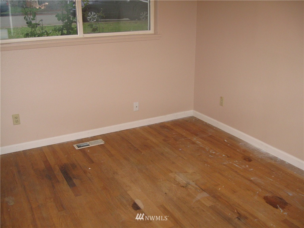 12811 Southeast 158th Street Renton, WA 98058 - Photo 6 of 12 Gallery Image 6