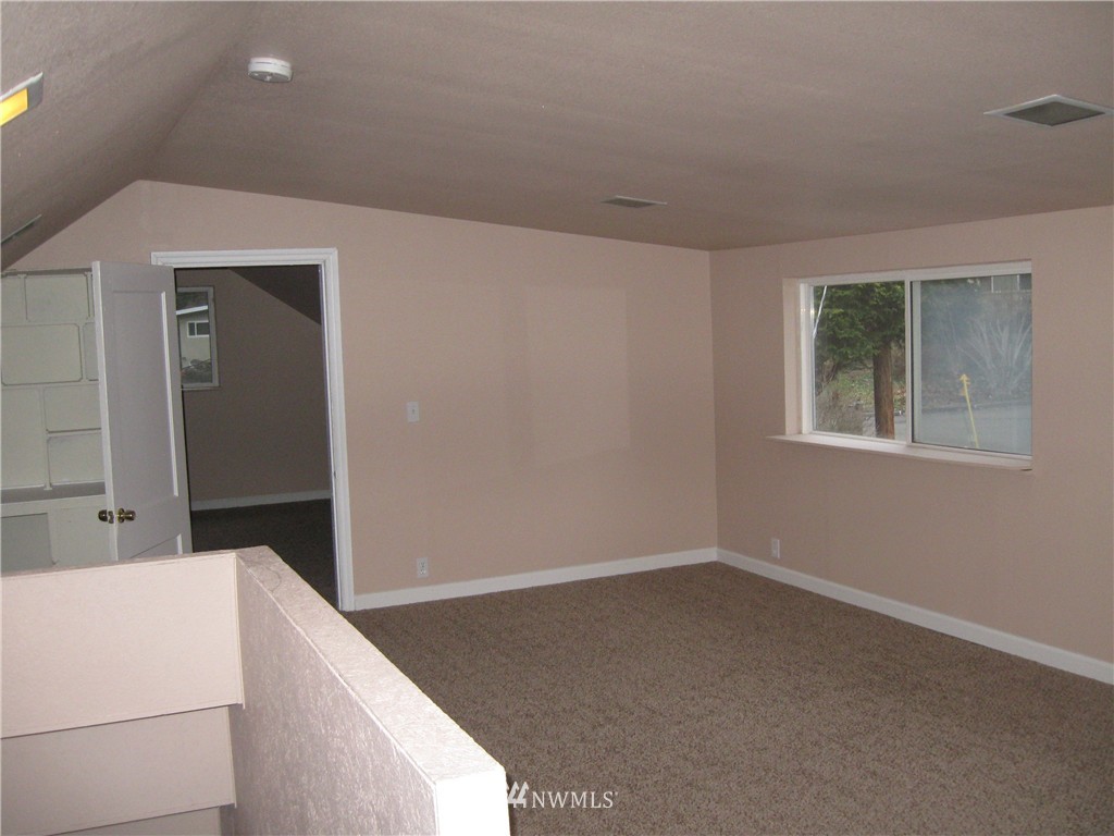 12811 Southeast 158th Street Renton, WA 98058 - Photo 7 of 12 Gallery Image 7