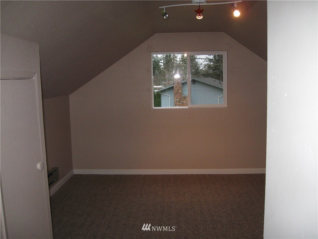 12811 Southeast 158th Street Renton, WA 98058 - Photo 8 of 12 Gallery Image 8