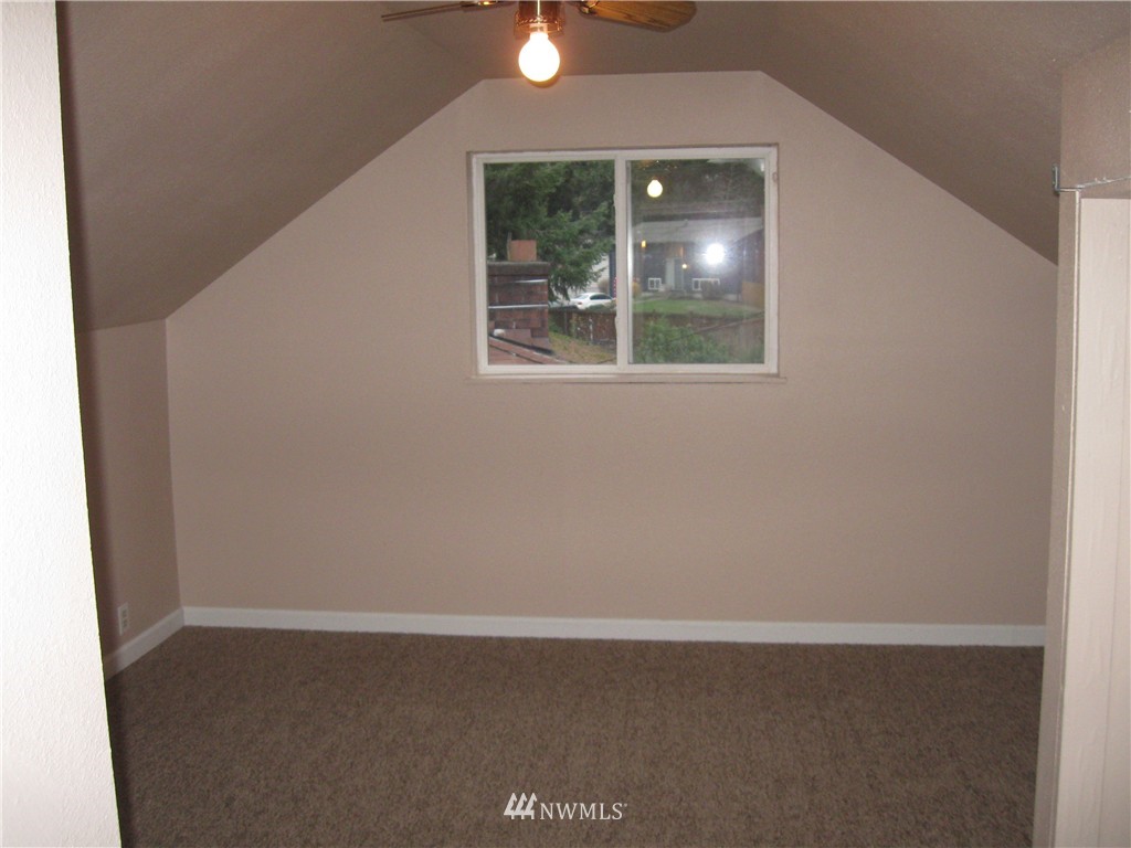 12811 Southeast 158th Street Renton, WA 98058 - Photo 9 of 12 Gallery Image 9