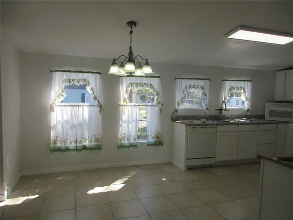 $135,000 | 18601 Southeast 24th Lane, Ocklawaha, FL 32179