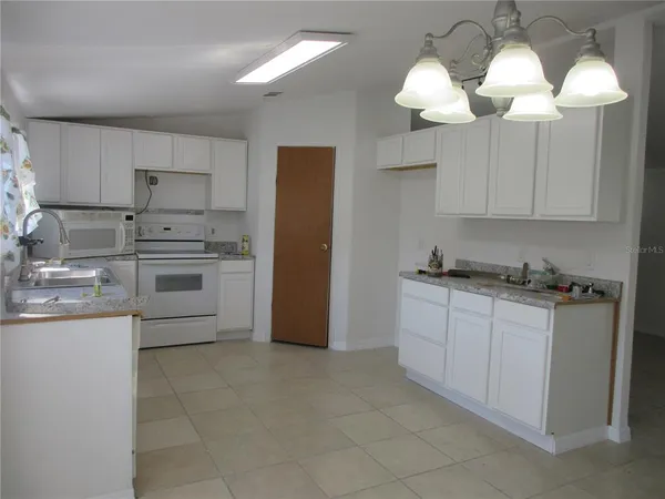 $135,000 | 18601 Southeast 24th Lane, Ocklawaha, FL 32179