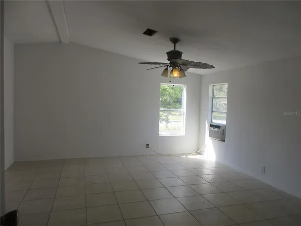 $135,000 | 18601 Southeast 24th Lane, Ocklawaha, FL 32179