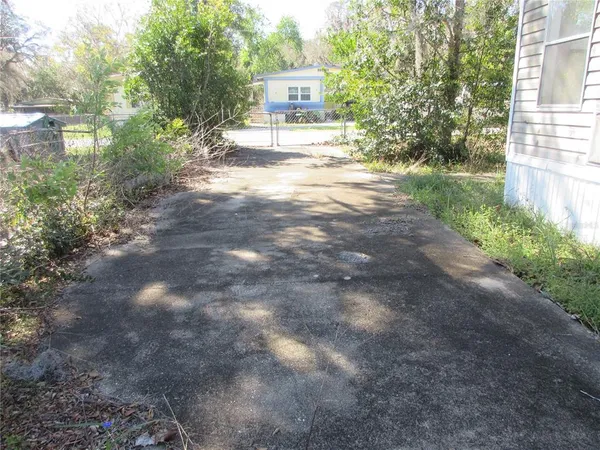 $135,000 | 18601 Southeast 24th Lane, Ocklawaha, FL 32179