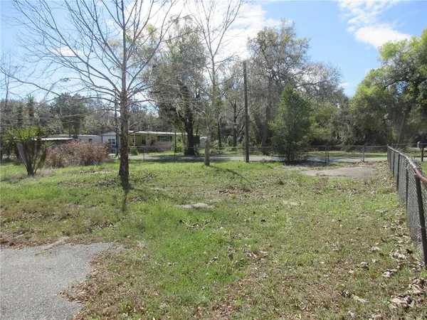 $135,000 | 18601 Southeast 24th Lane, Ocklawaha, FL 32179