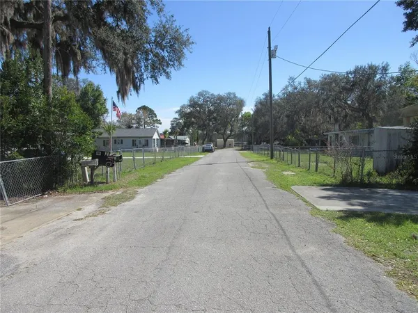 $135,000 | 18601 Southeast 24th Lane, Ocklawaha, FL 32179